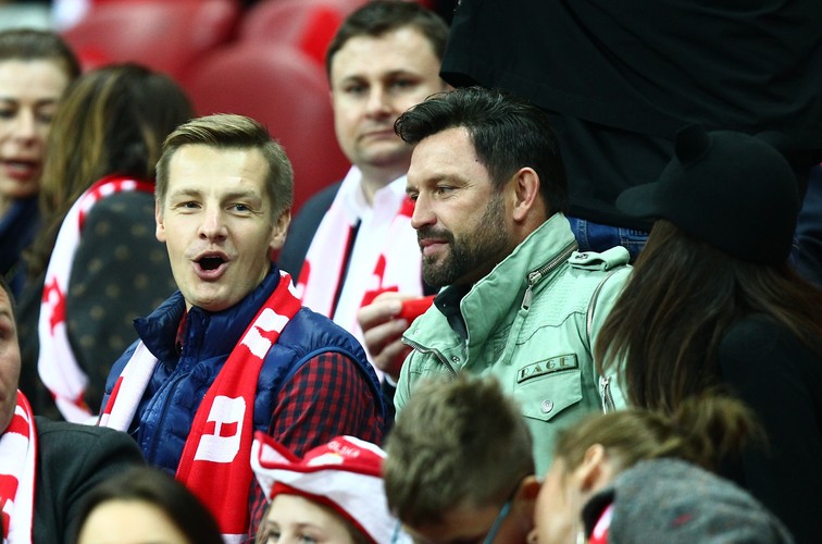 Gwiazdy na meczu Polska - Szkocja. Mroczek, Siwiec, Olejnik, Sikorski i Kwaśniewski na trybunach