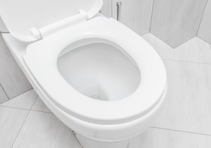 Pametne domaćice masovno sipaju ulje u WC šolju, razlog je genijalan