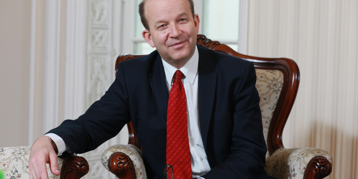 Minister zdrowi Konstanty Radziwiłł  