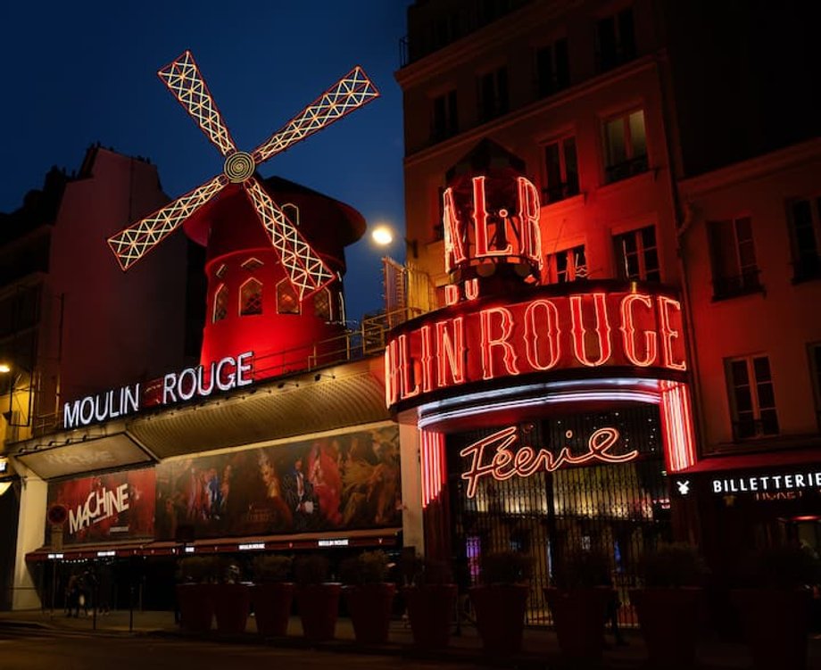 Kultowy wiatrak Moulin Rouge