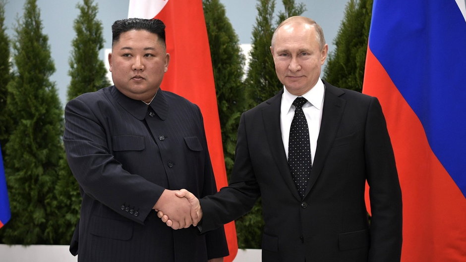 Kim Dzon Un przyjechał w 2019 r. do Władywostoku, by spotkać się z Władimirem Putinem. Teraz ma oferować Rosji 100 tys. północnokoreańskich żołnierzy