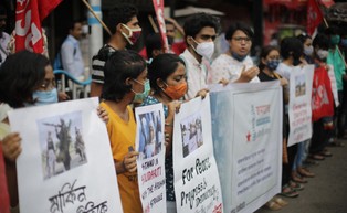 Francuskie media: Wyjście z Afganistanu to oznaka zmierzchu supermocarstwa USA