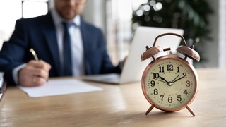 Nieoczywiste zalety wprowadzenia 4-dniowego tygodnia pracy. Zgadzasz się z naszą ekspertką?