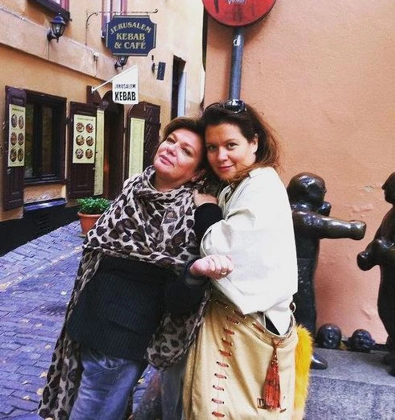 Jelica sa starijom ćerkom