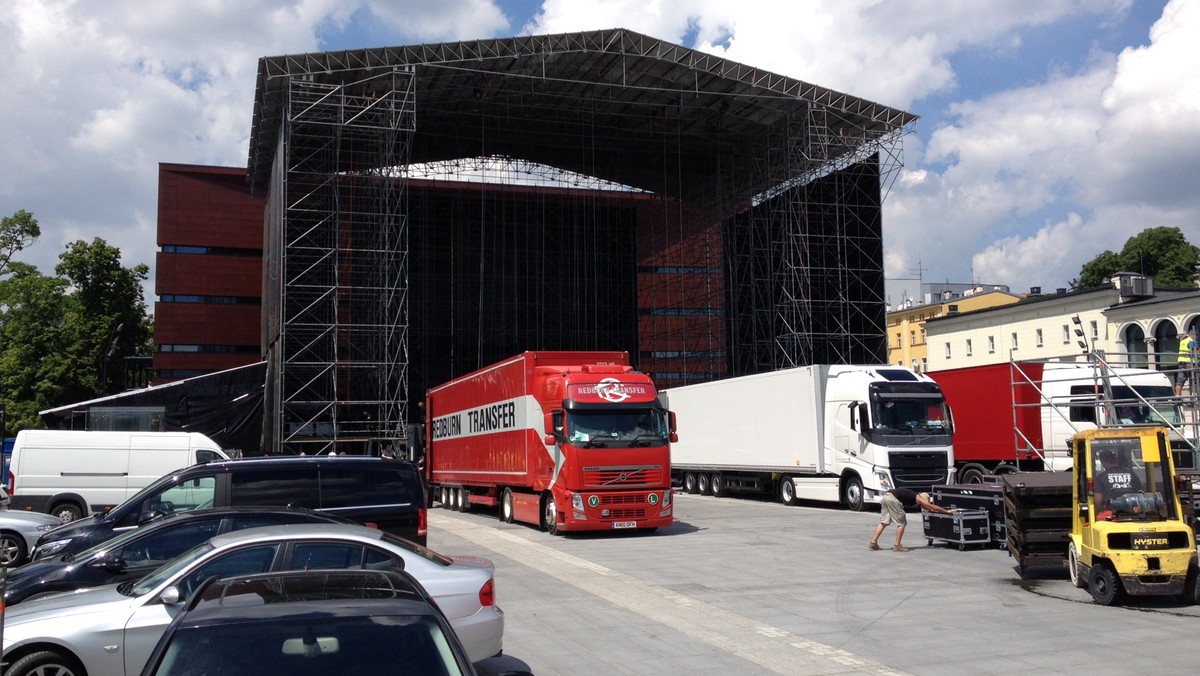 Już w sobotę na placu Wolności we Wrocławiu zagra David Gilmour, były gitarzysta i wokalista Pink Floyd. Koncert Brytyjczyka zapowiadany jest jako jedno z najważniejszych muzycznych wydarzeń Europejskiej Stolicy Kultury. Występ Gilmoura na żywo będzie mogło zobaczyć 20 tysięcy widzów.