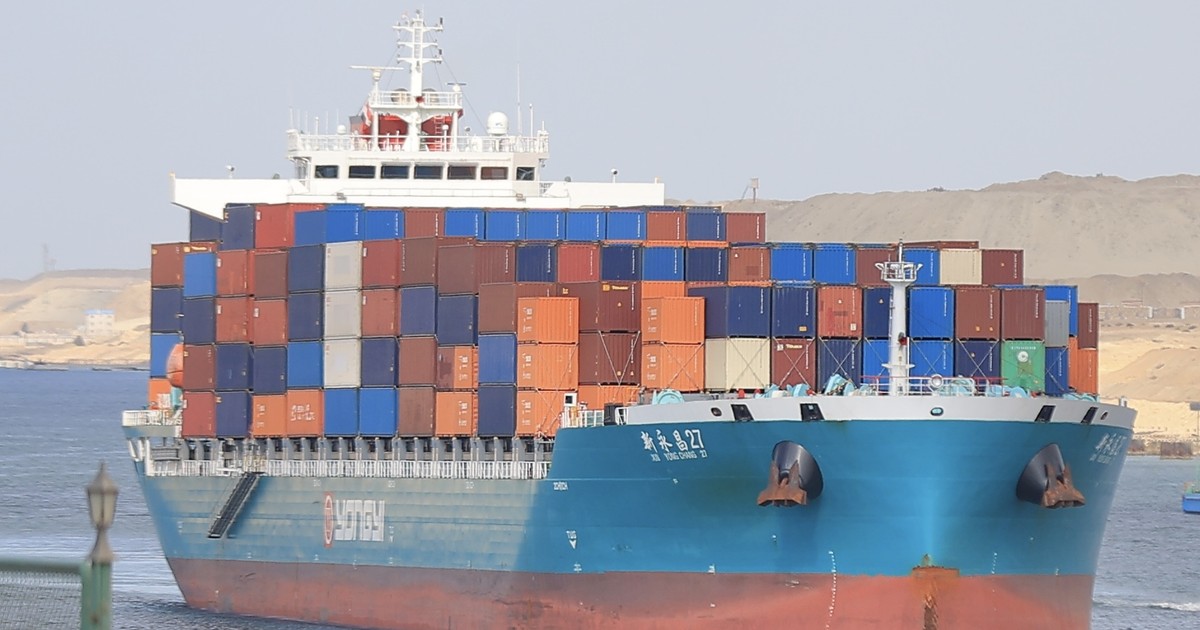 Asia, Europe abandon Suez Canal route as Middle East tensions drive record traffic around Africa