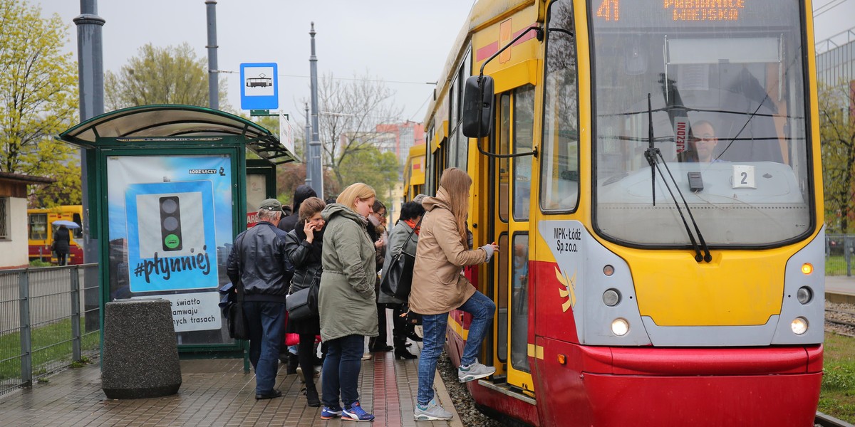 Tramwaj 41 z Łodzi do Pabianic wycofany z trasy. Jazda niebezpieczna