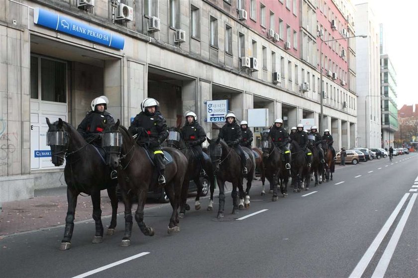 Zadyma podczas Marszu Niepodległości