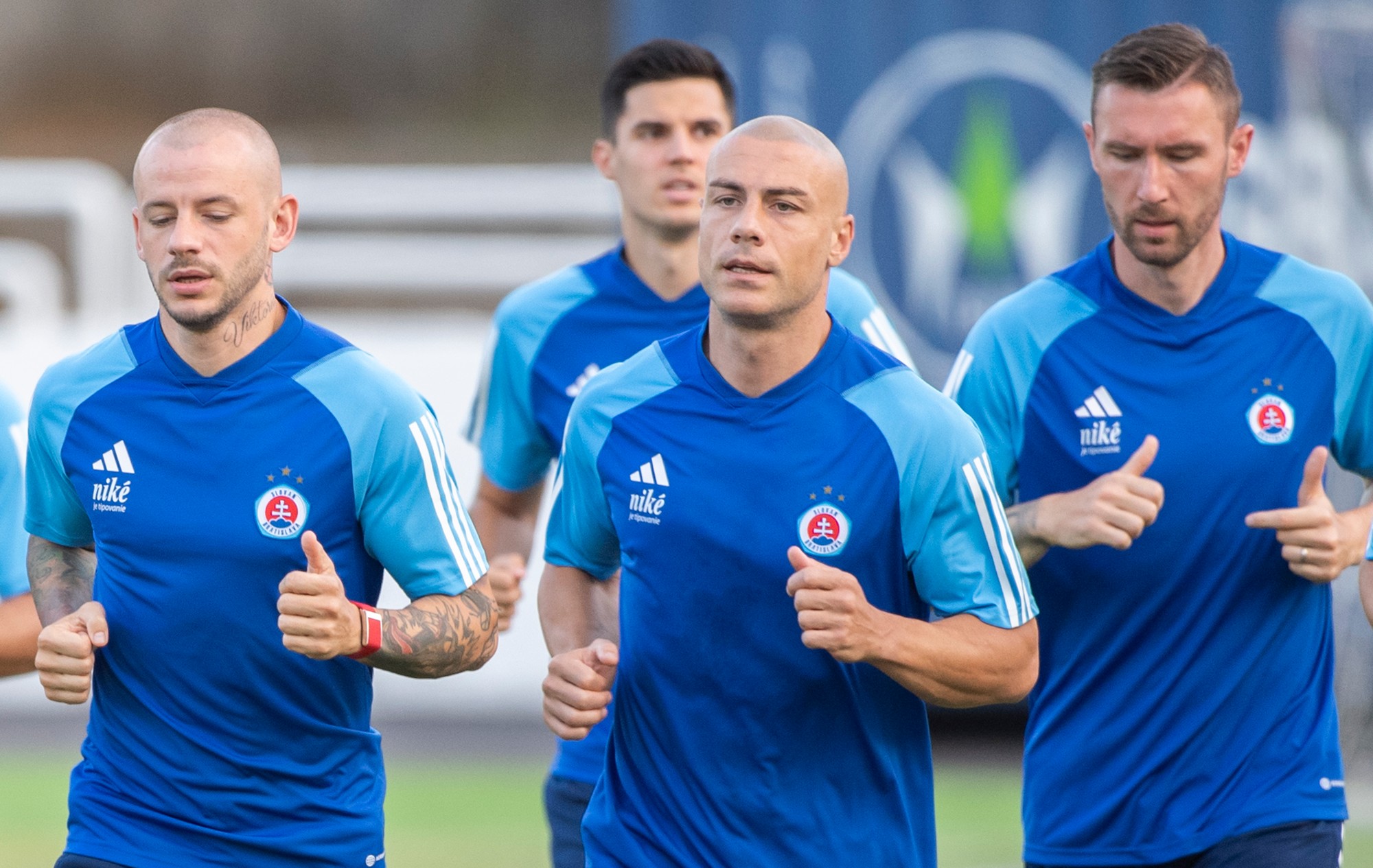 Futbalisti ŠK Slovan Bratislava počas tréningu, zľava Vladimír Weiss ml., Marko Tolič, Jaba Kankava a Jaromír Zmrhal.