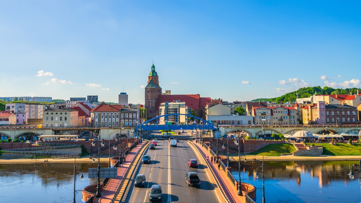 Władze samorządowe województwa lubuskiego zadecydowały o przekazaniu dodatkowych pieniędzy na inwestycje prowadzone obecnie w szpitalach w Gorzowie Wlkp. i Zielonej Górze. Każda z lecznic otrzyma po 15 mln zł na wyposażenie nowych obiektów.