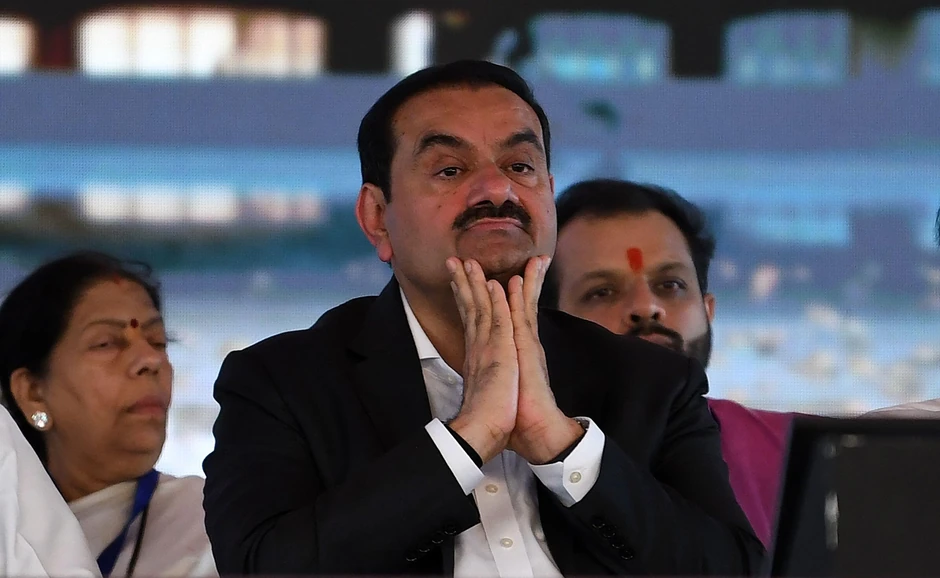 Adani je druga najbogatija osoba u Aziji sa neto vrednošću od oko 89 milijardi dolara.
