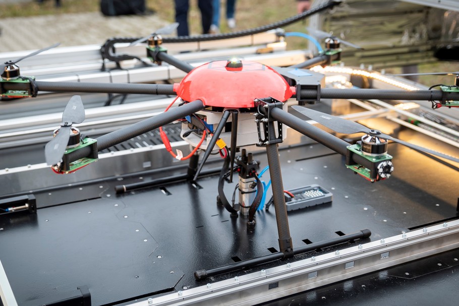 Dron wykorzystywany przez PKN Orlen do monitoringu bezpieczeństwa Zakładu Produkcyjnego w Płocku