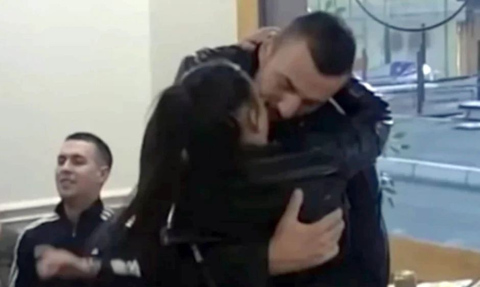 Maja i Vladimir Tomović u prisnom odnosu