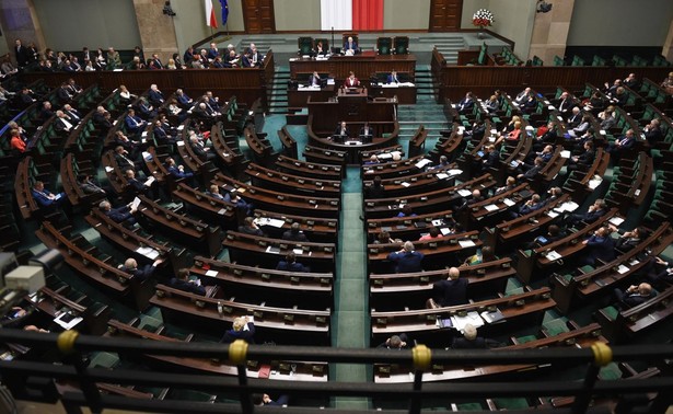 PiS i PO kłócą się o budżet. Neumann: Został zepsuty przez Prawo i Sprawiedliwość