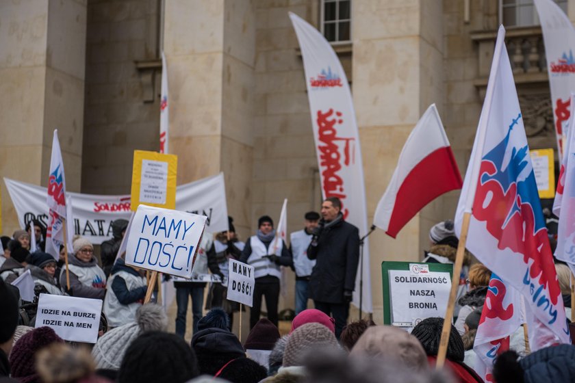 Nauczyciele protestowali pod Urzędem Wojewódzkim we Wrocławiu 