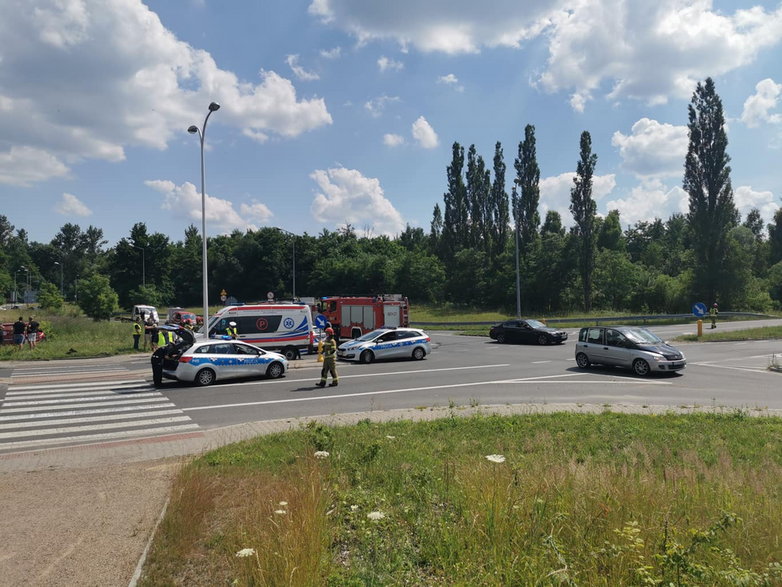 Sprawca wypadku na skrzyżowaniu ul. Radwańskich i Reja trafił do szpitala