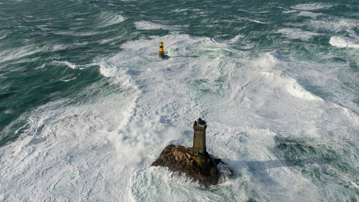 Pointe du Raz – skalisty przylądek we francuskiej Bretanii nad Oceanem Atlantyckim