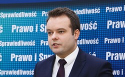 Rzecznik PiS dumnie oznajmia: Trzecia kadencja w zasięgu ręki