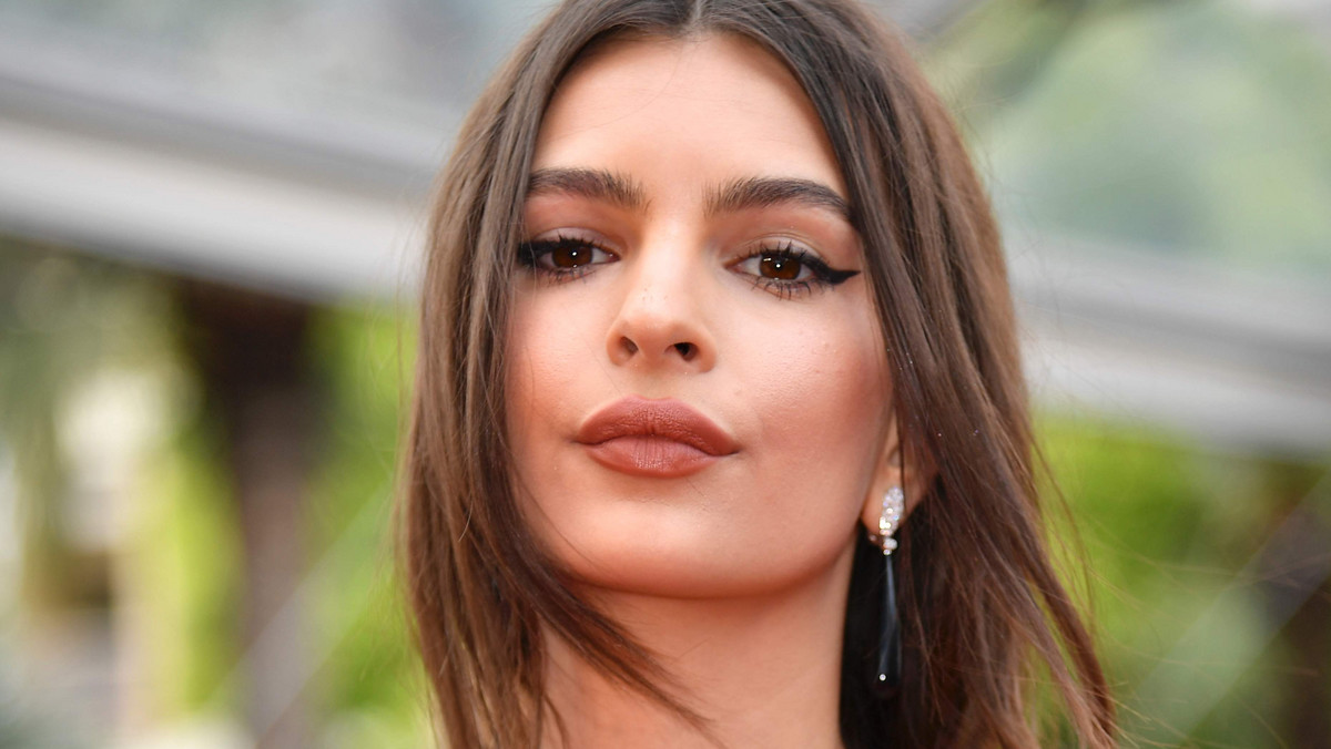 Emily Ratajkowski w Cannes na pokazie filmu "Loveless"