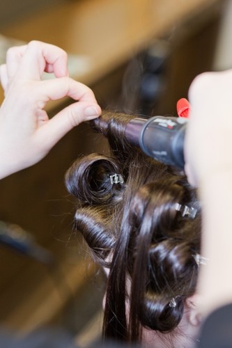 Fryzury na karnawał 2014 - loki w stylu Dity von Teese