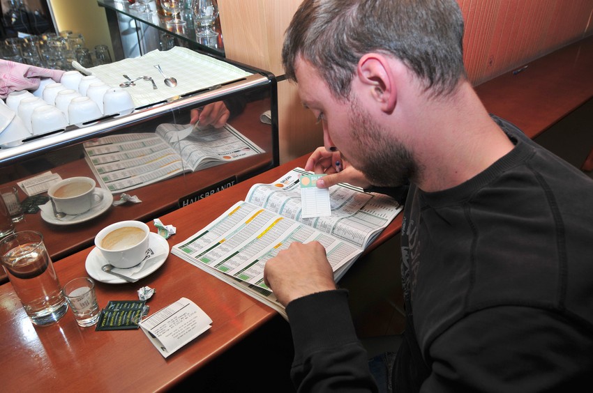 Mladi misle da će uz pomoć kocke doći do lake zarade