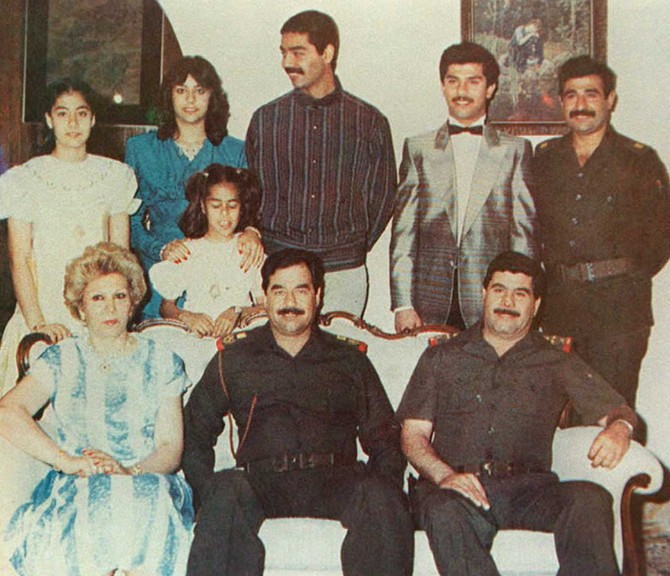  Sadam Husein sa porodicom