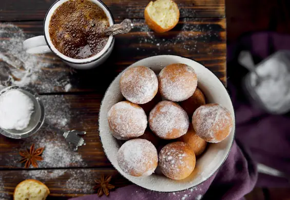 Przepis, dzięki któremu zrobisz pyszne pączki w pięciu krokach. Idealny nie tylko na tłusty czwartek