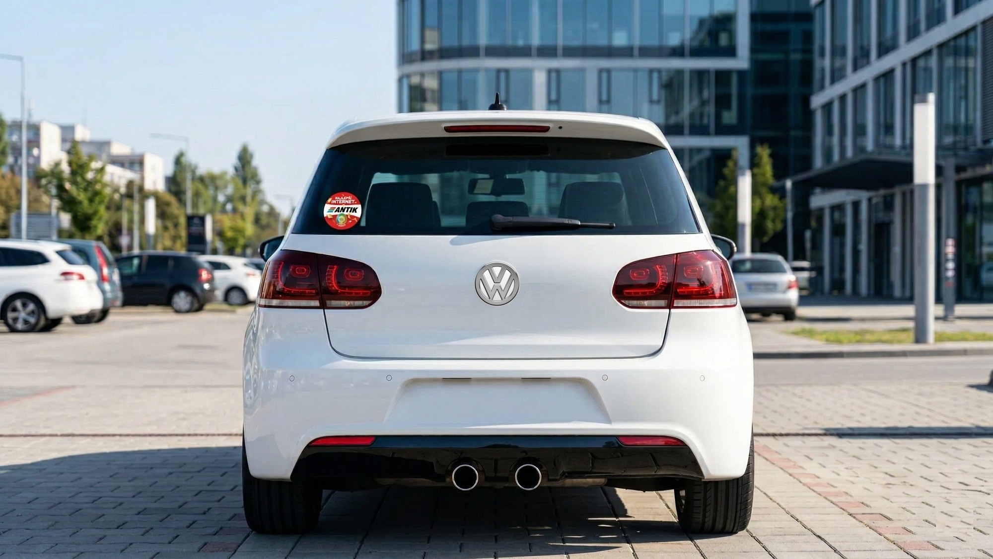 TV balík zadarmo výmenou za reklamu na aute? Známy operátor má opäť netradičnú akciu