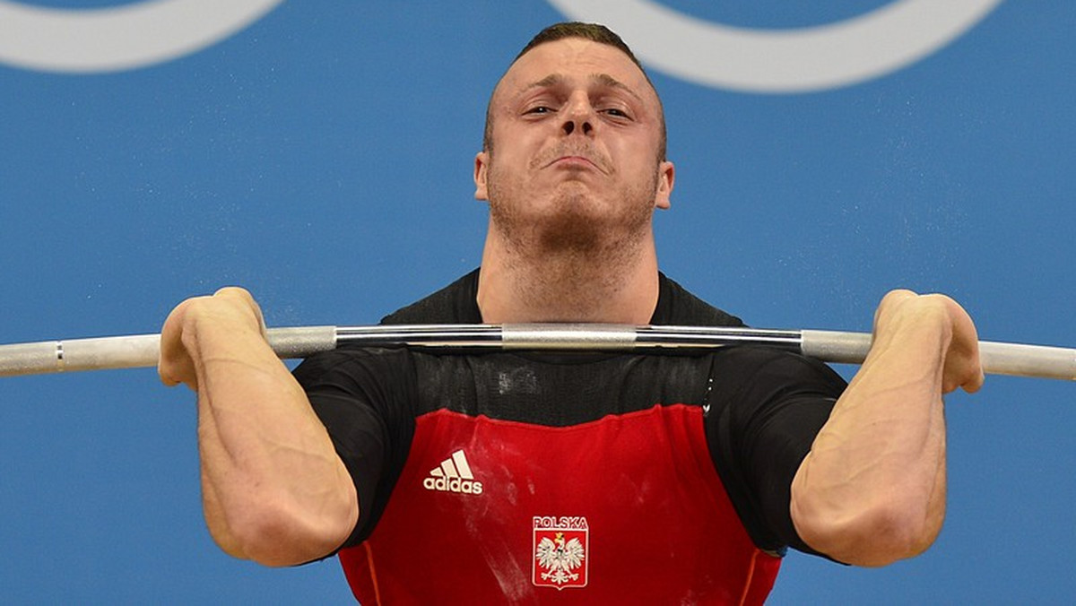 Adrian Zieliński spalił trzy próby i odpadł z walki o medal na mistrzostwach świata w podnoszeniu ciężarów w kategorii do 94 kilogramów, które odbywają się w kazachskich Ałmatach. W dwuboju najlepszy okazał się reprezentant gospodarzy Żassulan Kydyrbajew, który sięgnął tym samym po złoty medal. Tomasz Zieliński zajął siódme miejsce.