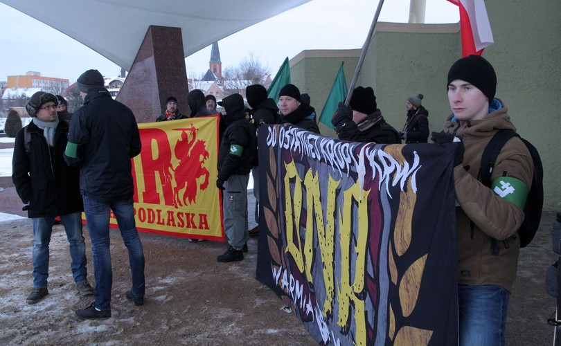 EŁK PO ZABÓJSTWIE I ZAMIESZKACH. NARODOWCY MANIFESTUJĄ