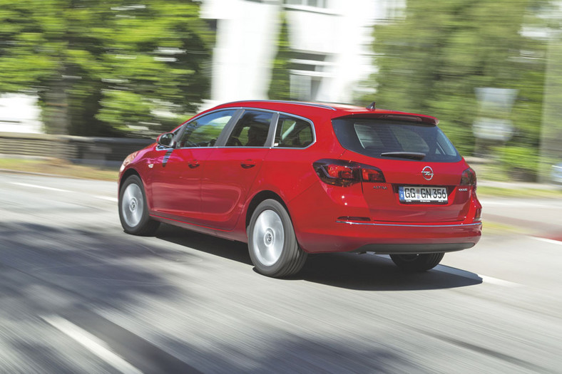 Miejsce trzecie Opel Astra Sports Tourer - 458 pkt