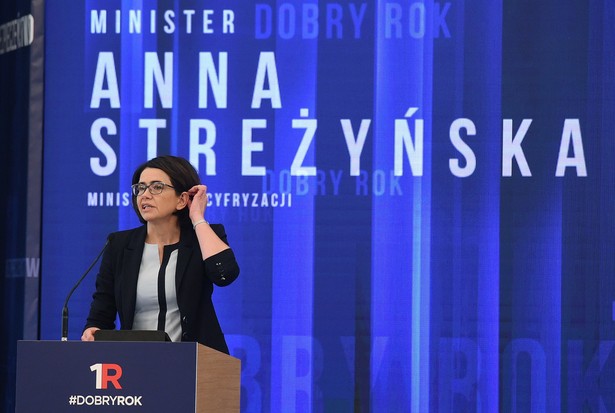 Minister cyfryzacji Anna Streżyńska przedstawia sprawozdanie z pracy swojego resortu.