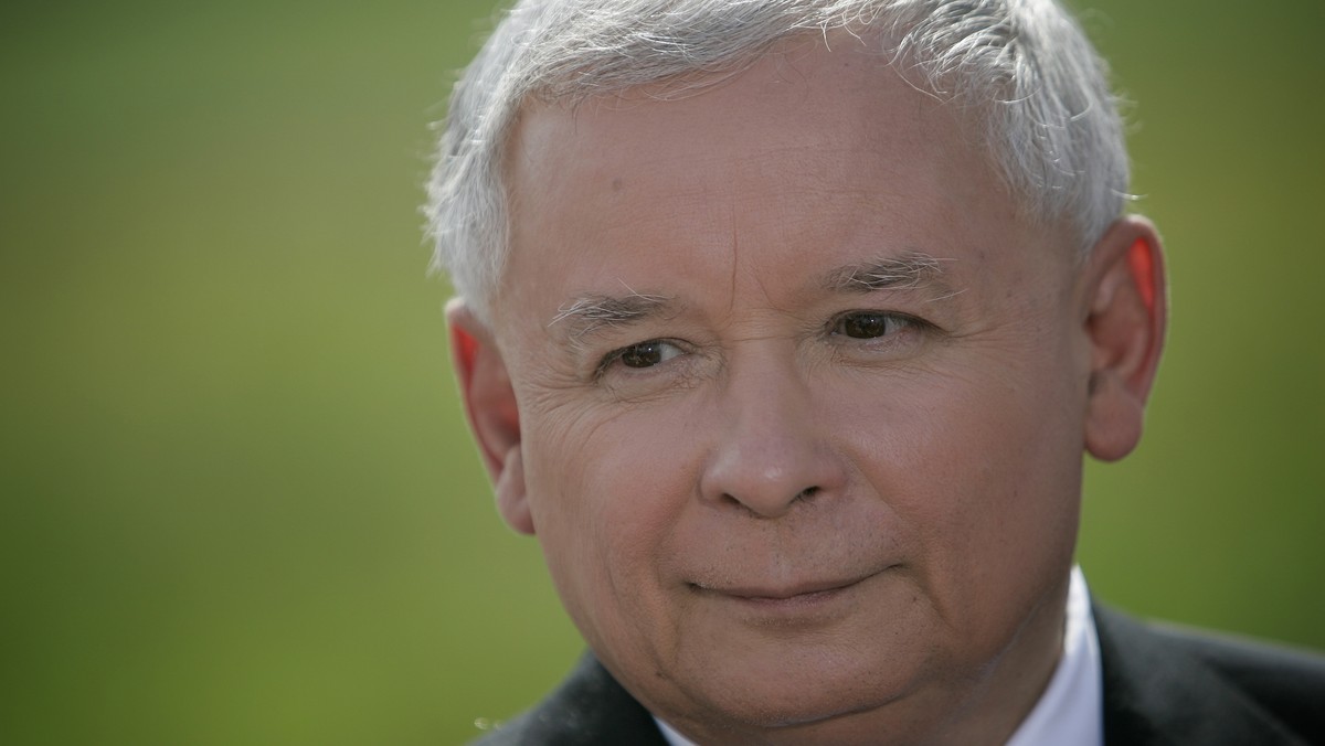 Prezes PiS Jarosław Kaczyński odwiedził Gorzów Wielkopolski, gdzie przekonywał do głosowania na członków Prawa i Sprawiedliwości w tym mieście podczas wyborów samorządowych. - My, jako Polacy stoimy przed wielkim zadaniem, musimy się szybko rozwijać - zaznaczał Kaczyński przekonując do koncepcji PiS ws. rozwoju miast i kraju.