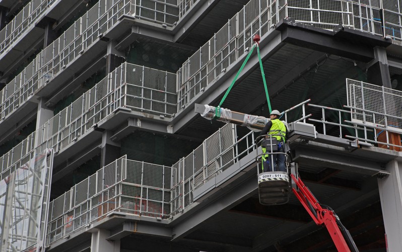 Czerwiec 2010. Praca nad szczytem Europy wre.