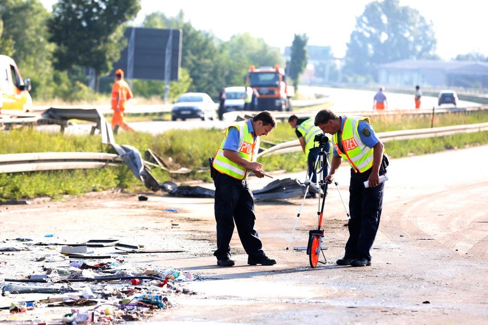 GERMANY BUS ACCIDENT (Nine killed, 40 injured in multiple bus crash near Dresden)