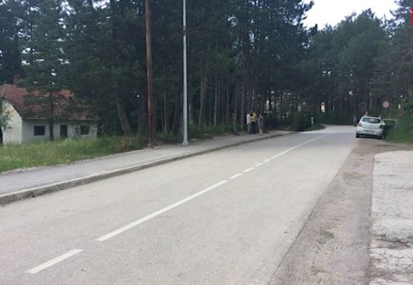 Dečak poginuo dok je sa grupom prelazio ulicu