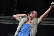 Ben Haggerty aka Macklemore na koncercie w Niemczech. fot. FELIX KAESTLE/ PAP/EPA.