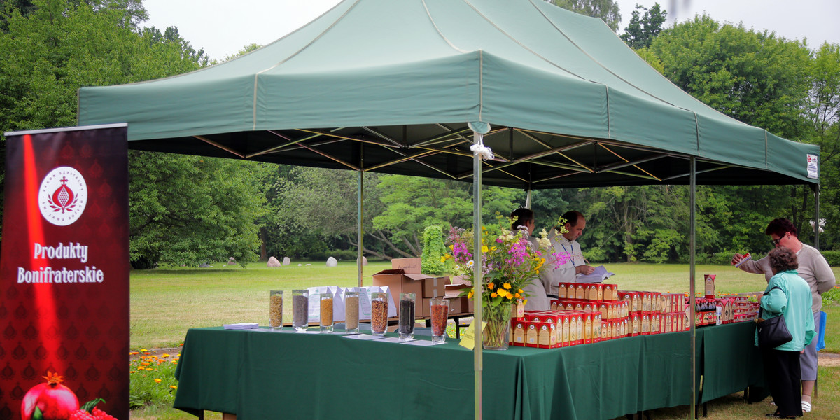 Piknik ziołoleczniczy w ogrodzie botanicznym