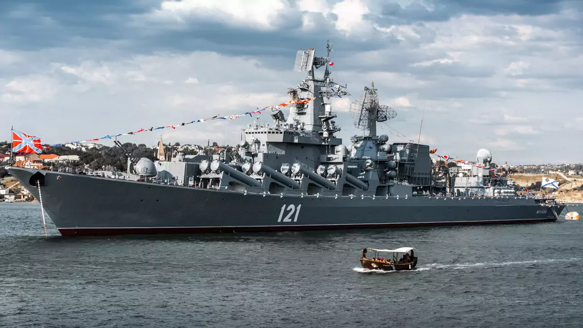 Ogromny, prawie 200-metrowy krążownik Moskwa to największa morska strata Rosji w wojnie z Ukrainą