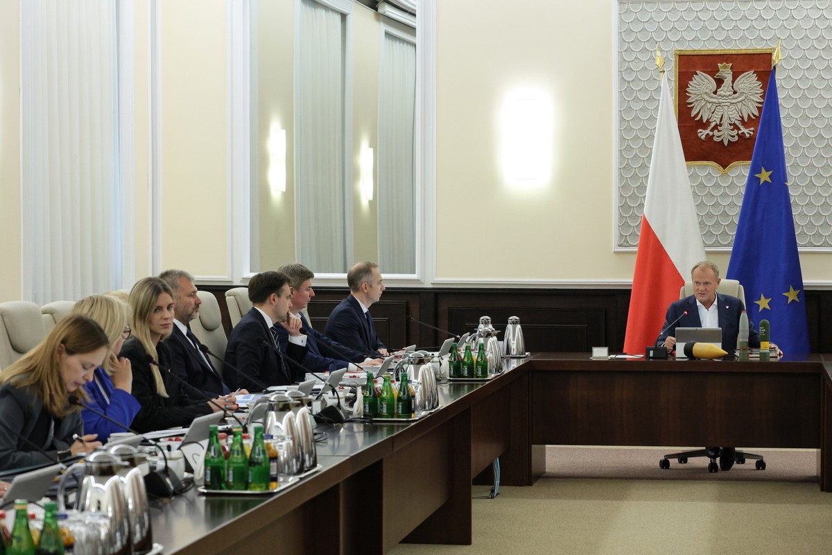Premier Donald Tusk podczas posiedzenia rządu w Kancelarii Prezesa Rady Ministrów w Warszawie.