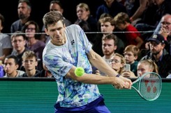 Hubert Hurkacz awansował do 1/4 finału turnieju ATP w Paryżu