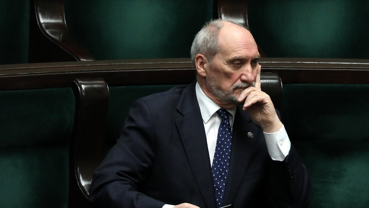 Były szef MON Antoni Macierewicz uważa, że powołanie Bogusława Winida na doradcę prezydenta ds. polityki zagranicznej i bezpieczeństwa "jest jakimś nieporozumieniem, albo znakiem więcej niż niepokojącym".