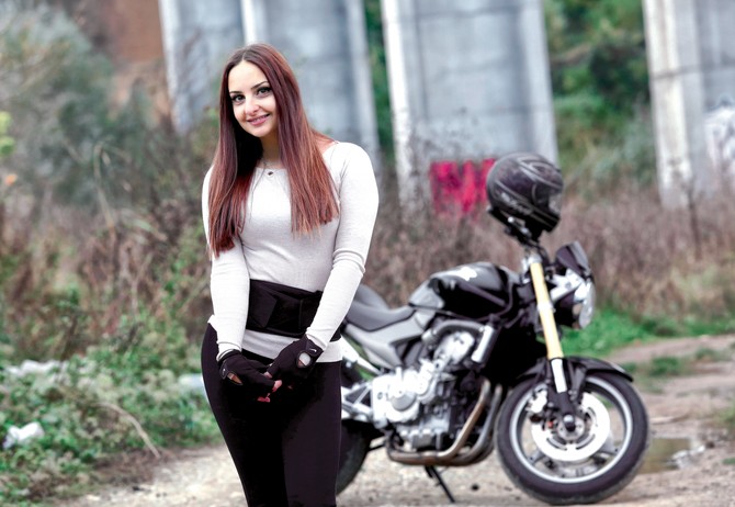 Zaljubila se „hondu hornet DPM 600“, motor iz limitirane serije