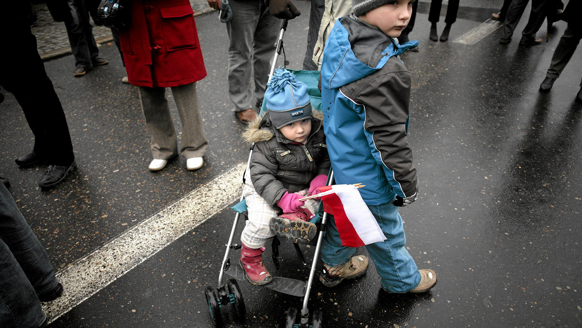 W sumie 11 zgromadzeń publicznych zaplanowanych na Święto Niepodległości zarejestrował do czwartkowego popołudnia stołeczny Ratusz. W niedzielę przez Warszawę przejdą m.in. cztery marsze. Będą też pikiety stacjonarne, koncerty oraz Bieg Niepodległości.