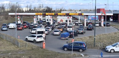 Podnoszeniem cen paliw zajmie się UOKiK. Rozpoczął kontrole na stacjach 