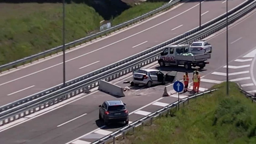 Nezgoda na auto-putu Miloš Veliki kod naplatne stanice u Pakovraću