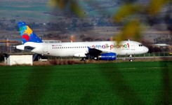 Wściekli pasażerowie na walizkach. Polacy coraz częściej skarżą się na linie lotnicze