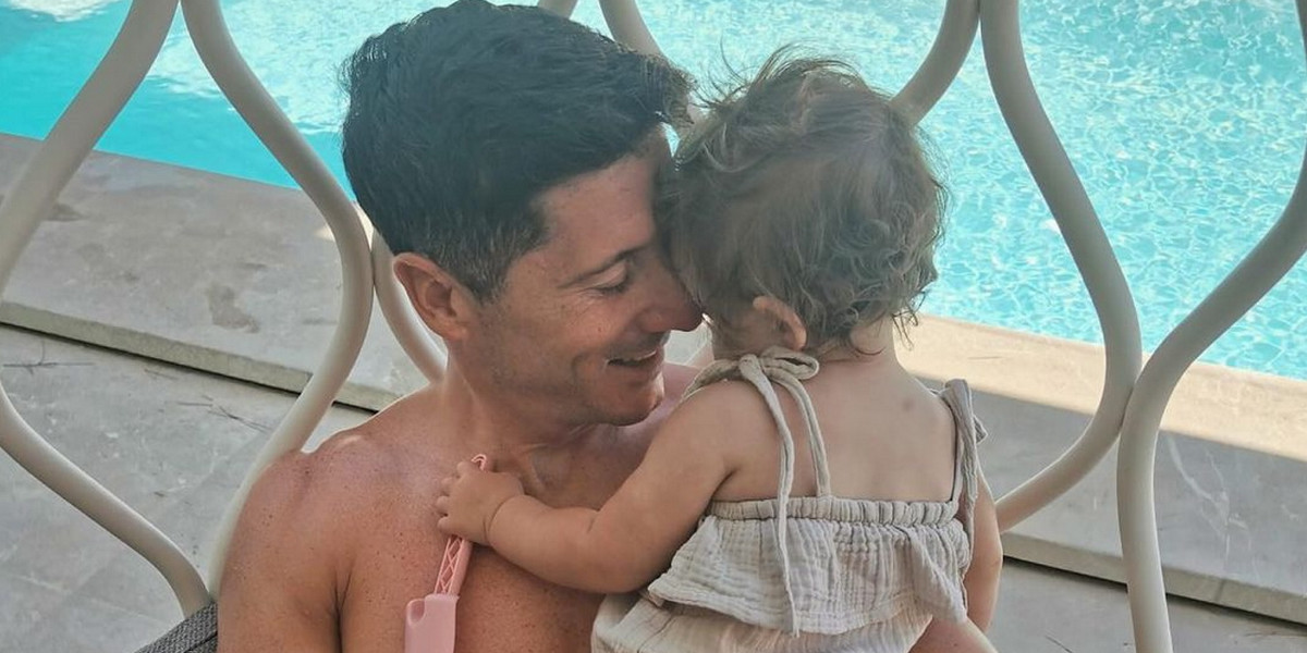 Robert Lewandowski spędza ostatnie wolne dni z rodziną w Hiszpanii.