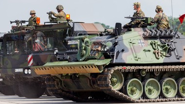 niemcy kupią nowe uzbrojenie i wyposażenie dla prawie pół miliona żołnierzy. koszt? 50 mld euro