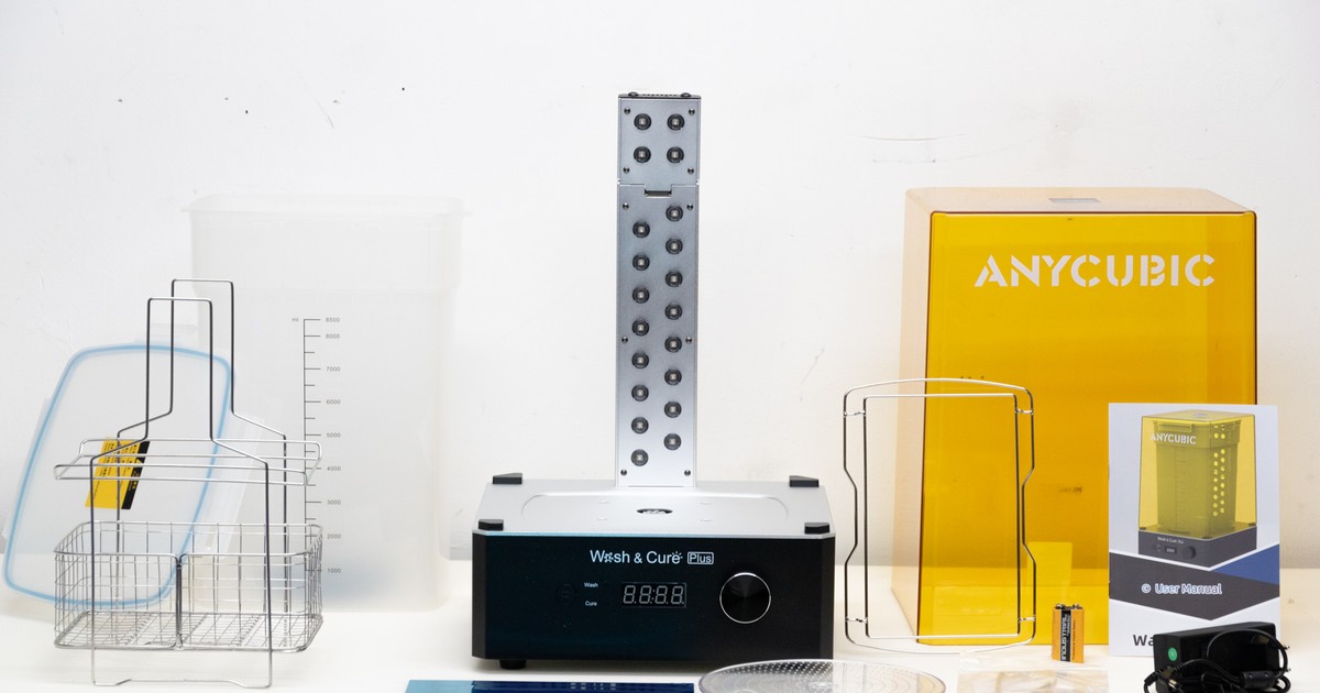 Anycubic Wash & Cure Plus in the test washing and hardening resin